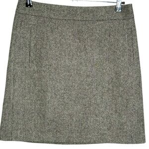 Banana Republic Wool Blend skirt . Size: 8
